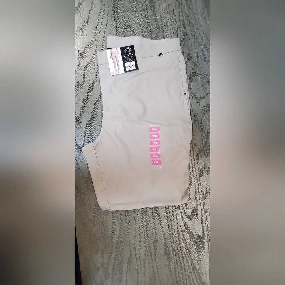clothes - Picture 4 of 4